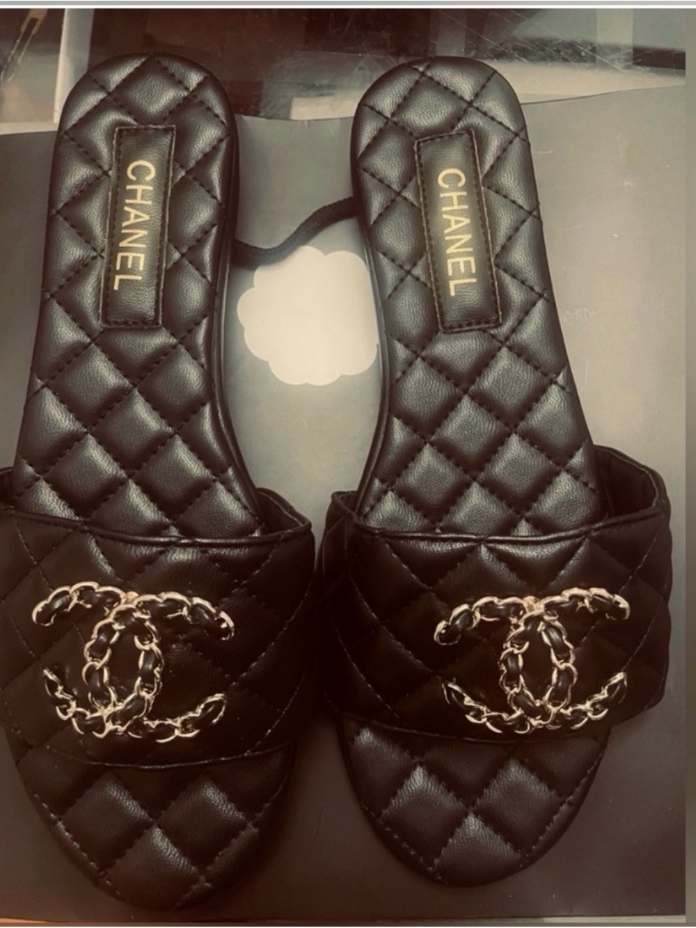 🔥 Chanel WHITE  or BLACK Quilted  Sandals with Iconic chain CC size 42 11